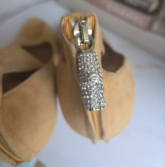 Gucci Bamboo Suede Heels Shoes Women Size 10 B EUC With Box - Picture 10 of 15